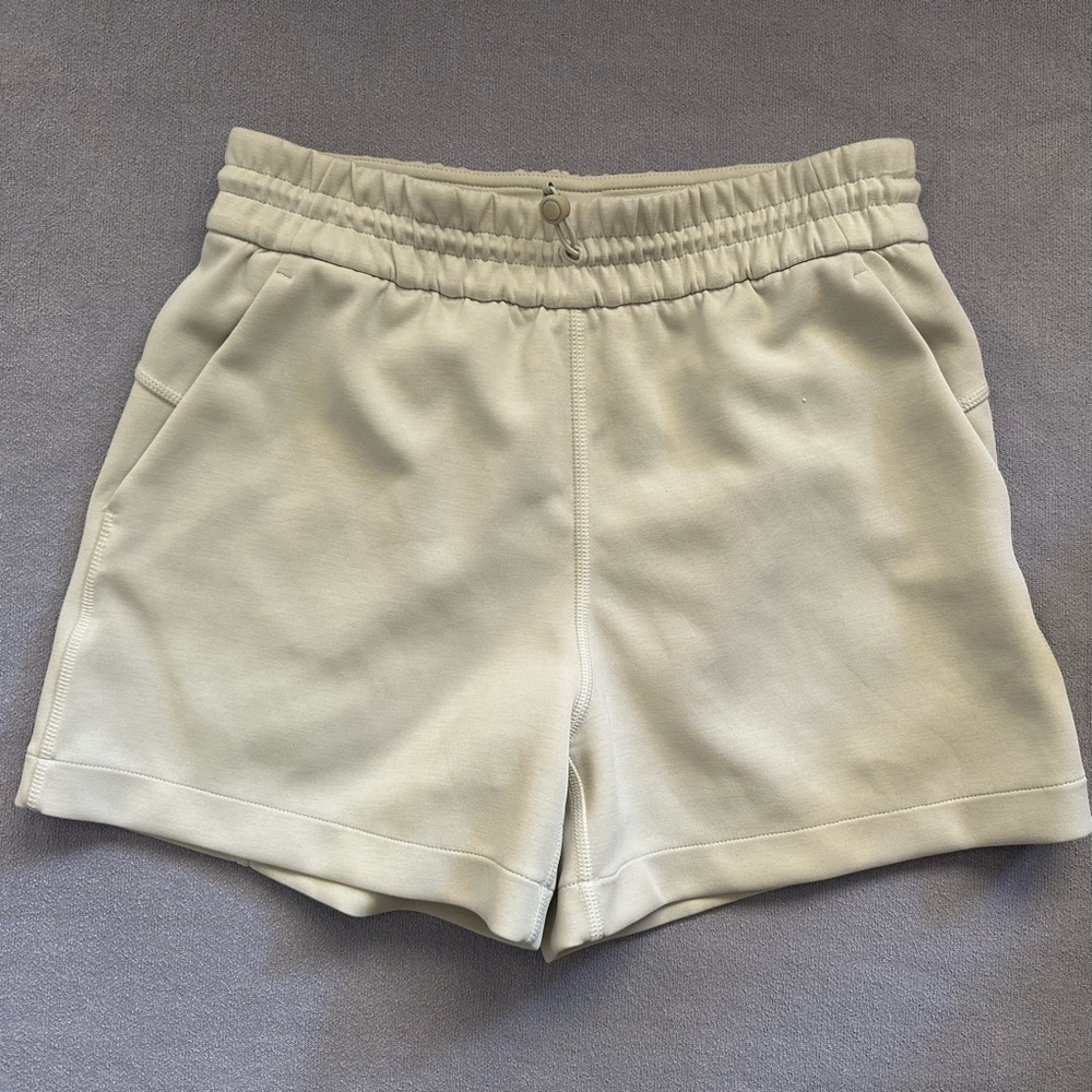 🩷 Lululemon Softstreme High-Rise Short 4"  Size 4 Bone - Picture 5 of 11